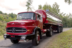 Tanklastwagen, Mercedes, rot, Sattelauflieger